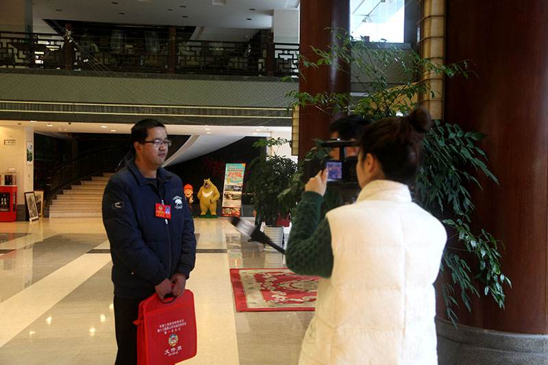 2017.1.6政协委员报到图片 (199).jpg 2017.1.6政协委员报到图片 (199).jpg